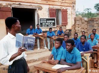 Togo: le gouvernement lance un recrutement des enseignants